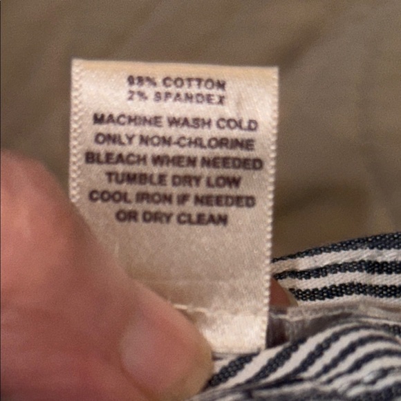 🌹 LOFT Striped Gray and White Women's Shorts - Picture 6 of 6